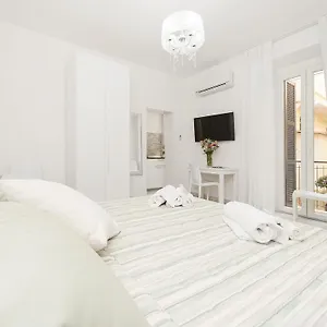 White Flat Termini Rom